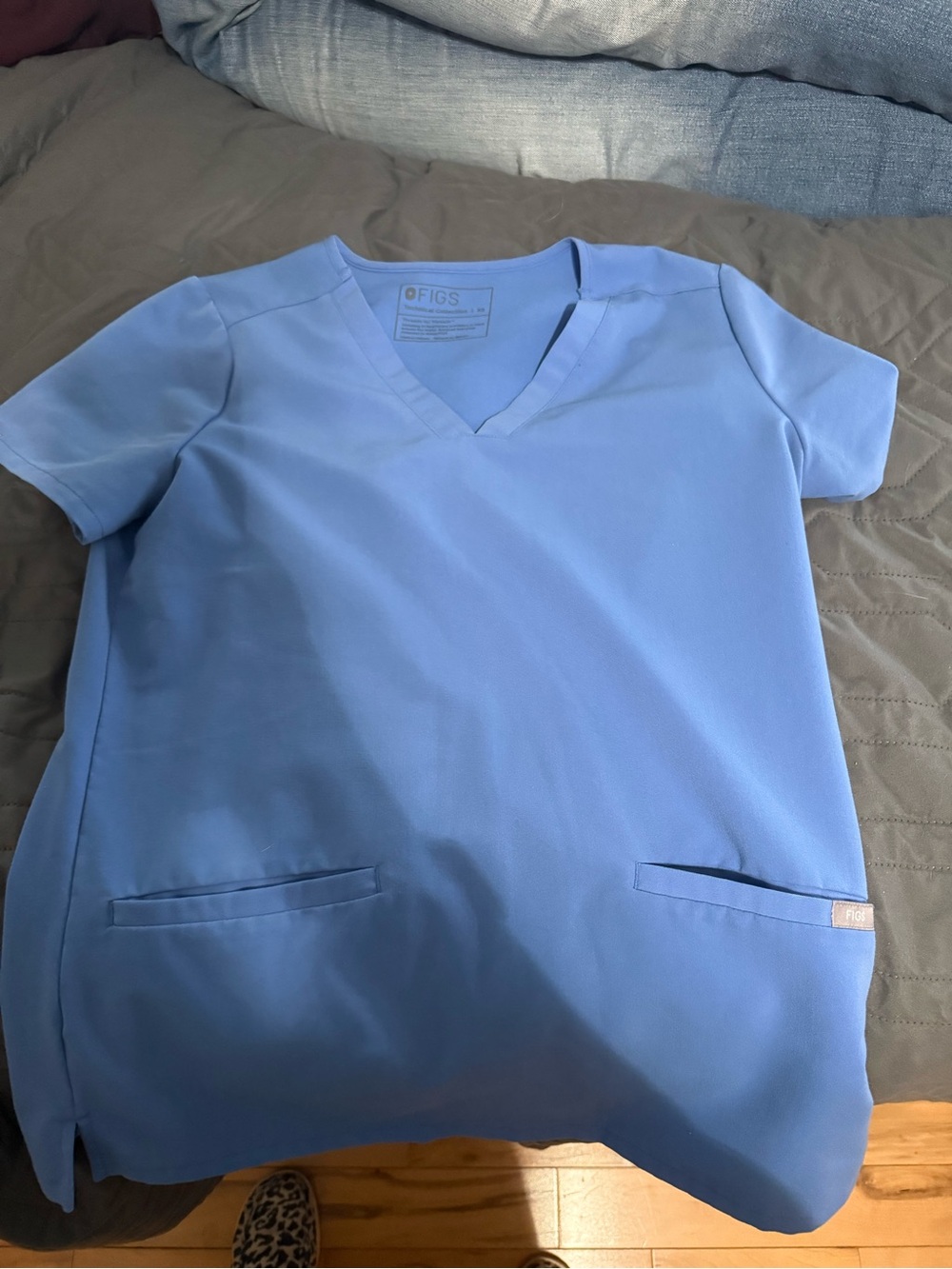 Figs ceil blue Women's Scrub Top